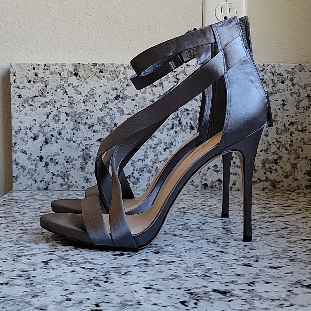 !!! SOLD !!!!  Vince Camuto Imagine Devin Satin Sandals US 9 !!! SOLD !!!! - Picture 2 of 10